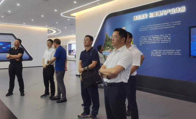 在龙岩高新区展厅参观5858.jpg