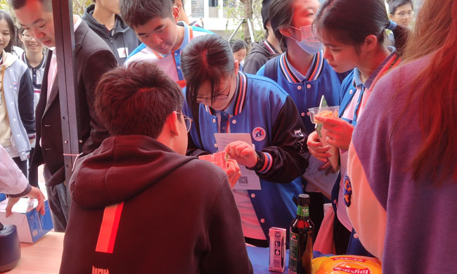 图5.赌博网站食品安全科普基地摊位.jpg