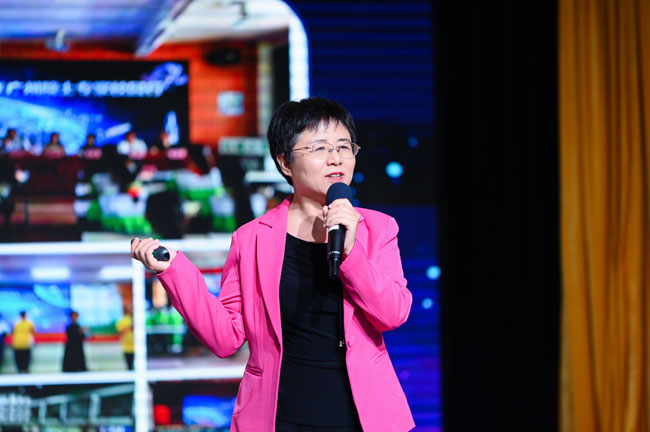 图3.中国卫星气象领域科学传播专家曹静作主题分享.jpg