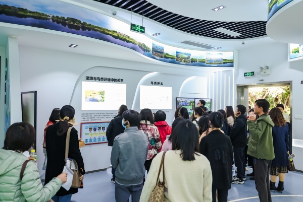 图片3.实地参观5435_副本.jpg